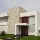 Imagem 8 da empresa ALUBOR ESQUADRIAS DE ALUMÍNIO Serralheiros em Joinville SC