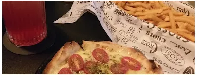 Imagem 4 da empresa CROSSROADS BAR - ÁGUA VERDE Restaurantes em Curitiba PR